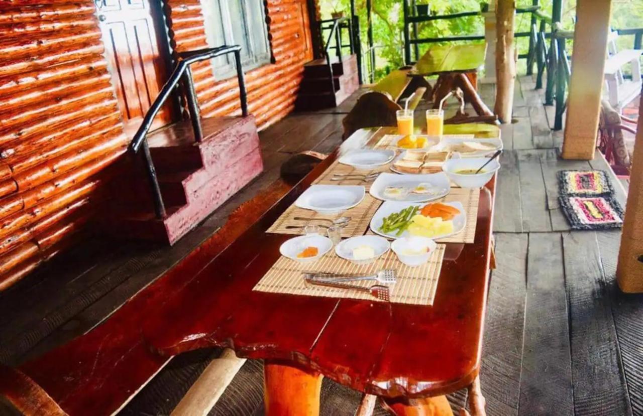 Hilltop Wood Lodge 엘라 외부 사진