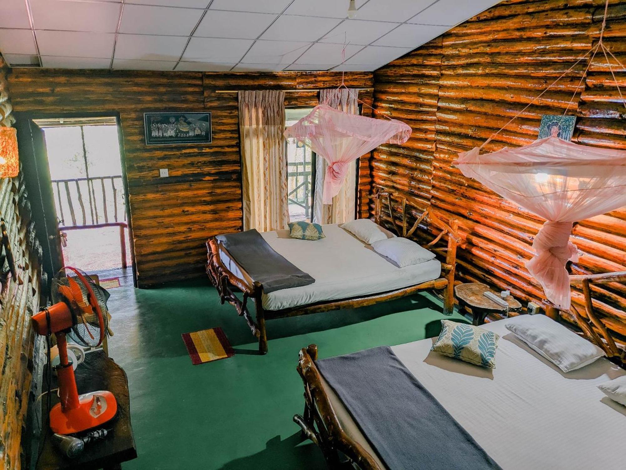 Hilltop Wood Lodge 엘라 외부 사진